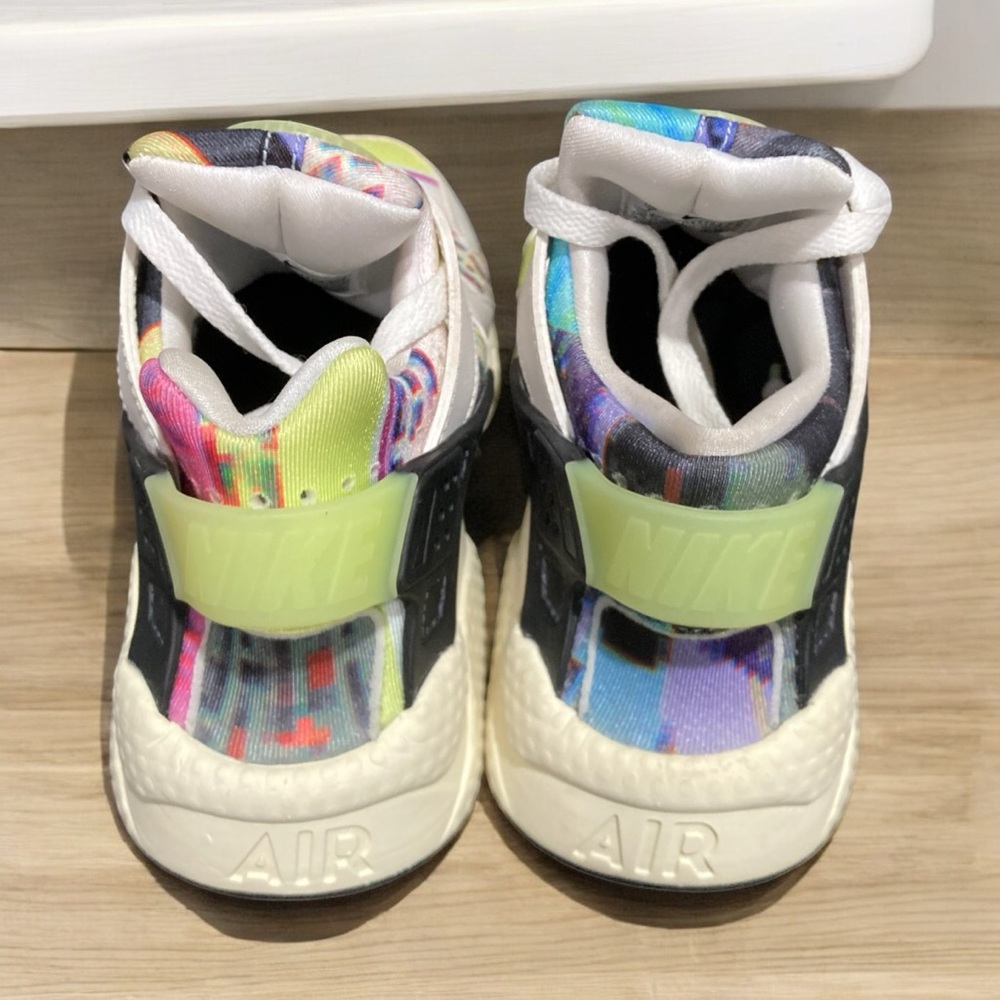 Nike Air Huarache SE Women’s size 7. - Picture 4 of 7